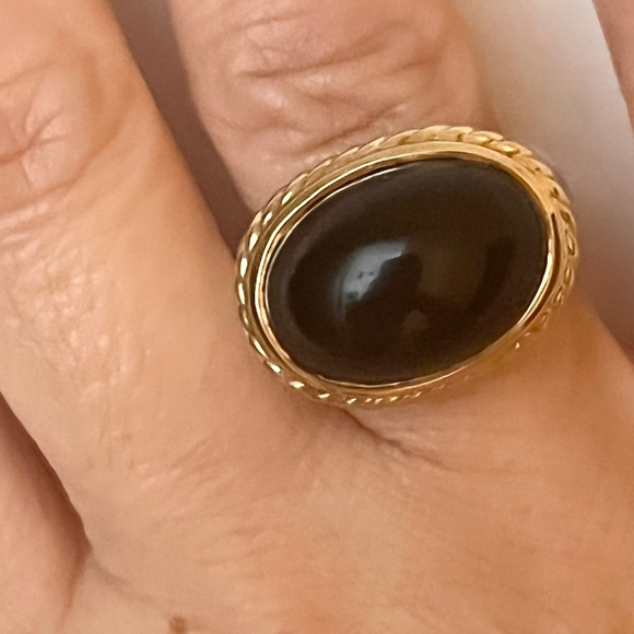 David Yurman Signature Oval Ring With Black
Onyx And Gold - Picture 7 of 12
